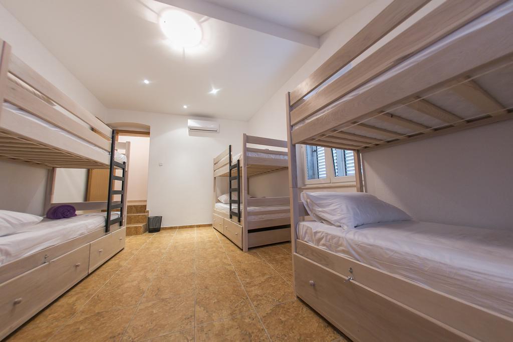 City Hostel Трогир Стая снимка